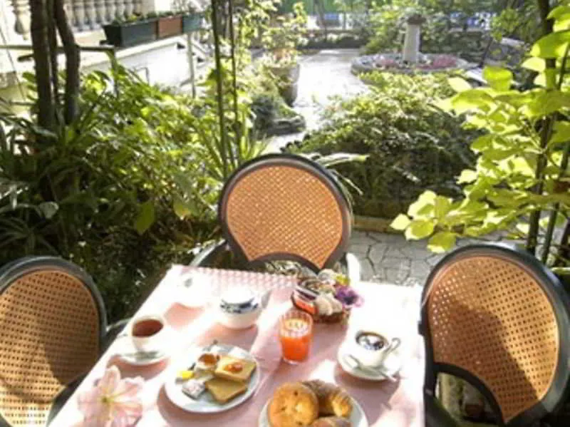 Hotel Cagrande의 연락처